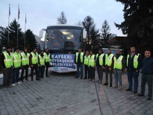 Büyükşehir’den Deprem Bölgesine Sabahın İlk Işıklarında 14 Kişilik Ekip Sevk Edildi