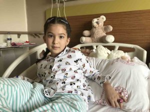 Depremin Simge İsmi Minik Yağmur, “Artık Üşümüyorum Aksine Terliyorum”