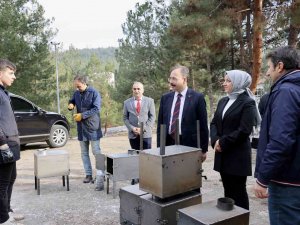 Depremzedeler İçin Soba Üretiyorlar