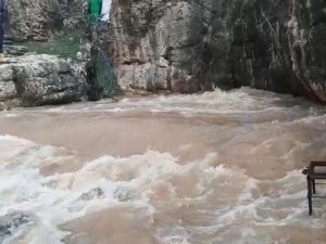 Kızıl Renge Boyanan Kurs Vadisi Berraklığına Kavuştu