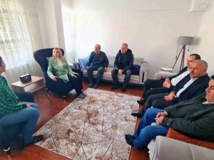 Milletvekili Gökcan Depremde Annesi Vefat Eden Uzman Çavuş’u Taziyede Bulundu