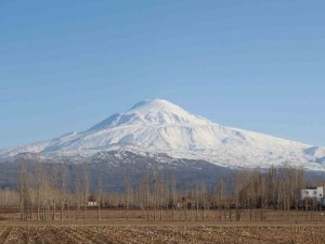 Ağrı Dağı’ndan Kartpostallık Görüntü