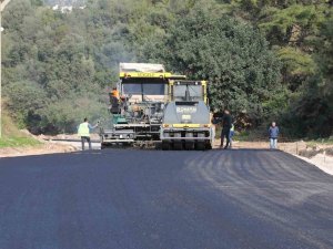 Bodrum Mümtaz Ataman Caddesinde Birinci Kat Sıcak Asfalt Dökümü Tamamlandı