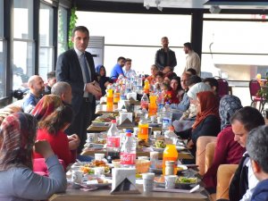 Batman’da Depremzedelere Moral Yemeği Verildi