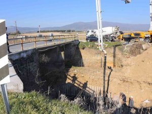 Salihli’de Yeni Köprülerin Ayak Temelleri Atılıyor