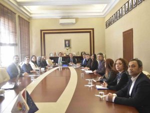 Karalar: “Depremde Önemli Görev Yapan Adana Havalimanını Kapatmayın”