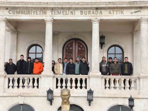 Sınava Hazırlanan Depremzede Öğrenciler Yks İçin Motivasyon Depoladı