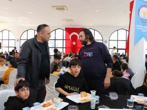 Toroslar Belediyesi Depremzedelerin Yanında