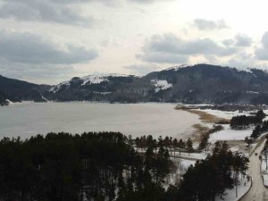 Abant Gölü Buz Tuttu