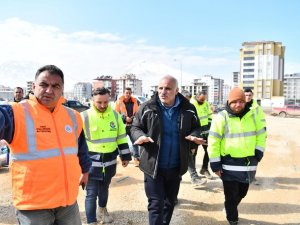 Trabzon Büyükşehir Belediyesi Elbistan’da Yaraları Sarmak İçin Çalışma Yürütüyor