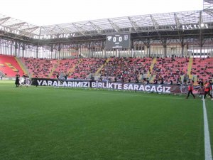 Göztepe Ve Başakşehir Depremzedeler İçin Karşılaştı