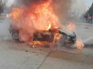Başkentte Seyir Halindeki Otomobil Alev Alev Yandı
