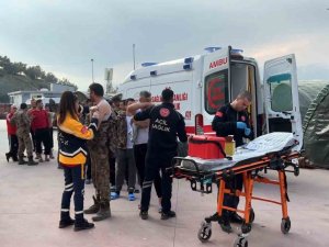 Aşı Tırı Deprem Bölgesinde Tetanoz Riskine Karşı Hizmet Veriyor