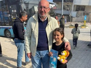 Ak Parti Çadır Kentlerdeki Çocukları Sevindiriyor