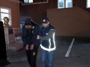 Durdurulan Araçtan 8 Kaçak Göçmen Çıktı: 2 Gözaltı