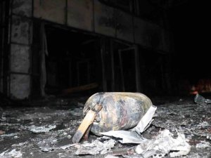 Akaryakıt İstasyonu Alev Alev Yandı, Ekipler Söndürmek İçin Seferber Oldu