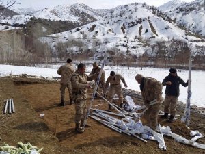 Genç’te Evleri Hasar Gören Vatandaşlar İçin Çadır Kuruldu