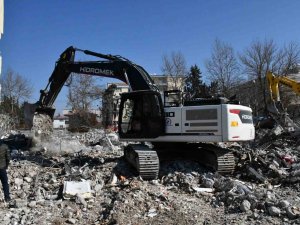 Düzce’den Deprem Bölgelerine Bin 604 Personel Ve 397 Araç Gönderildi