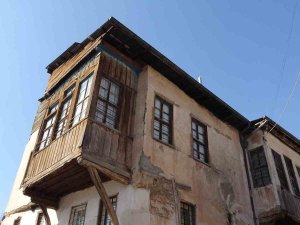 Elazığ’da 450 Yılık Tarihi Konaklar Depreme Direniyor