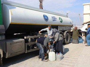 Su Tankerleri Depremzedeler İçin Sahada