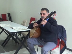 Gezici Bağlama Atölyesi İle Bağlama Gelecek Nesillere Aktarılıyor
