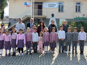 Öğrenciler Harçlıklarıyla Konteyner Almak İçin Seferber Oldu
