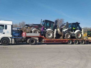 Deprem Bölgesine 10 Konteyner Ev Ve 2 İş Makinesi Kepçe Daha