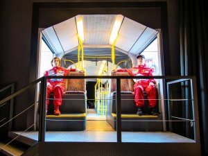 Formula 1’in İki Efsane Pilotu Kıbrıs Araba Müzesi’nde Buluştu