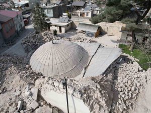 Fransız Top Mermisinin Yıkmadığı Cami Depremde Yıkıldı