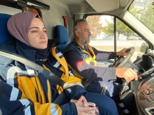 Baba-kız Depremde Hayat Kurtarmak İçin Mücadele Verdi