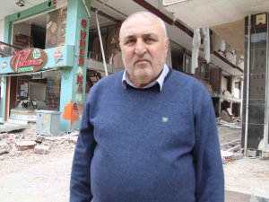 60 Kişiyi Kurtardı, Düşen Duvarın Altında Kalarak Hayatını Kaybetti