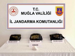 Uyuşturucu Paketini Alırken Yakalandı