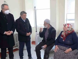 Depremzedeleri Hastanede Yalnız Bırakmadılar