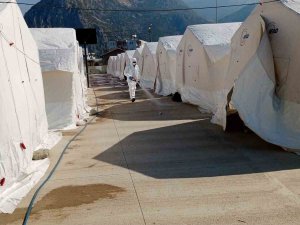 Deprem Bölgesi Hastalık Ve Haşere Oluşumuna Karşı İlaçlanıyor