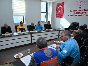 Sağlık Bakanı Koca, Osmaniye’de Depremzedeleri Ziyaret Etti