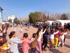 Osmaniye Belediyesi’nden Depremzede Çocuklara Oyuncak