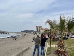 Vatandaşlar Filyos Sahiline Akın Etti