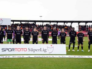 Adana Demirspor, Maça Siyah Forma İle Çıktı