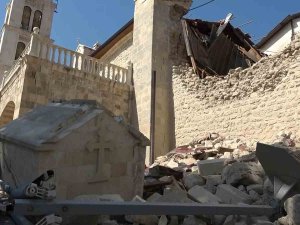 659 Yıllık Tarihi Kilise Depreme Dayanamadı