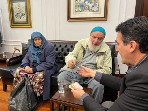Yaşlı Çiftten Duygulandıran Deprem Yardımı