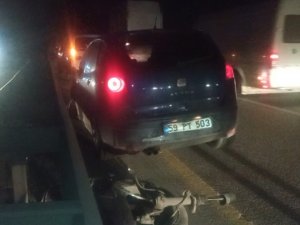 D-650’de Kontrolden Çıkan Otomobil Bariyerlere Çarptı