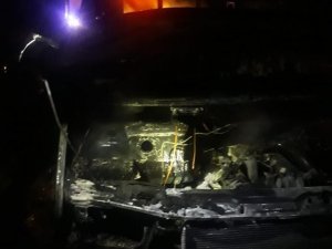 Tosya’da Seyir Halindeki Kamyonet Alev Alev Yandı