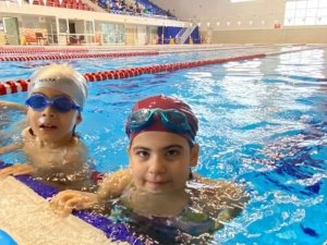 Aydın’da Çocuklar Yüzme Öğrenmeye Devam Ediyor