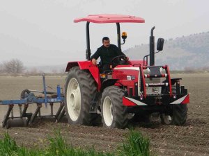 Osmaniye’de Depremzede Çiftçiler Tarlalarda Mesaiye Başladı