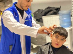 Batman’da Depremzedelere Kuaförlük Hizmeti