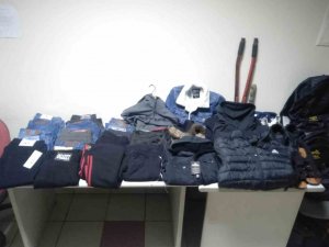 İ̇ş Yerini Soyan Hırsızlar Kameralarla Adım Adım İzlenerek Yakalandı