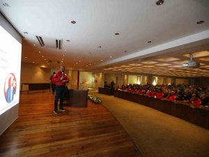 Akut Selçuk Ekibi Yeni Gönüllüleri Bilgilendirdi