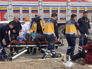 Kiraladıkları Eve Giden Depremzede Aile Kaza Yaptı: 6 Yaralı