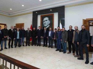 Depremin Yaralarını Sarmak İçin Çalışıyorlar
