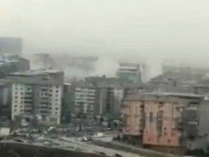 Malatya’da 5.6’lık Depremde Yıkılan Binaların Toz Bulutu Kamerada
